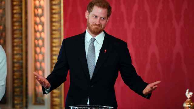 El Príncipe Harry renuncia al trono británico / AGENCIAS