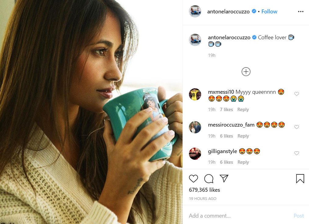 Antonella Roccuzzo posando con la taza de café / Instagram
