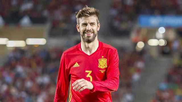 Gerard Piqué, durante un partido con la España de Luis Enrique / EFE