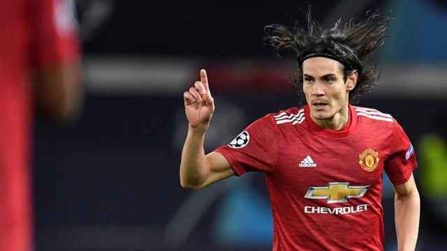 Cavani, objetivo del Barça, celebra un gol con el Manchester United / EFE