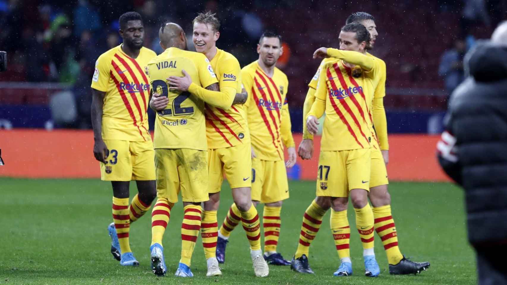 Frenkie de Jong celebrando la victoria contra Arturo Vidal / FC Barcelona
