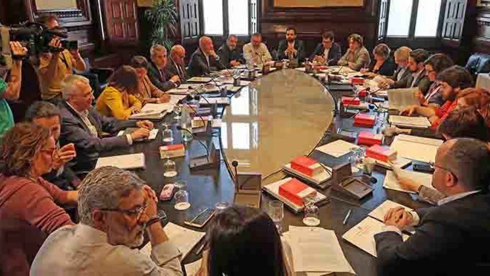 Reunión de la Mesa y de la Junta de Portavoces del Parlament, que han valorado la ley Puigdemont y la comisión sobre el espionaje / PARLAMENT