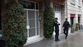 La policía custodiaba esta mañana el domicilio de los Pujol Ferrusola en la parte alta de Barcelona / EFE