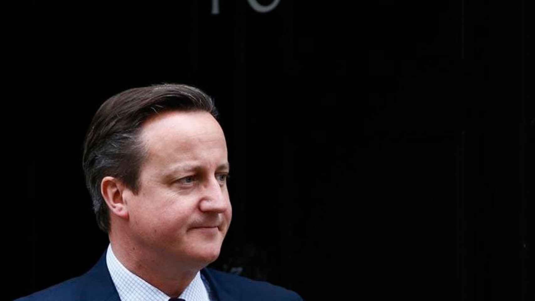 David Cameron a la puerta del domicilio oficial del 'premier' británico.