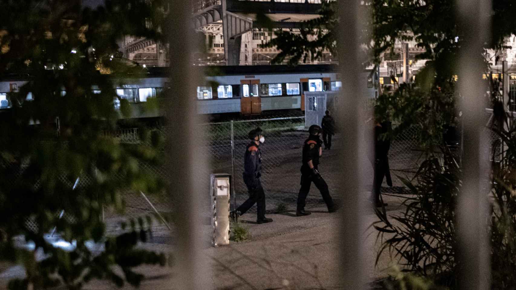 Gran despliegue policial policial en la estación de Francia por un sintecho desarmado / PABLO MIRANZO