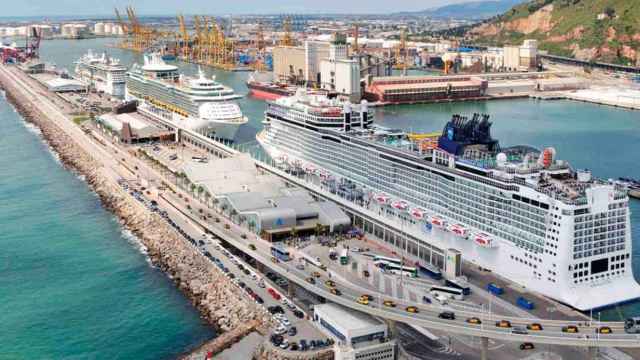 Cruceros atracados en el Puerto de Barcelona / CG