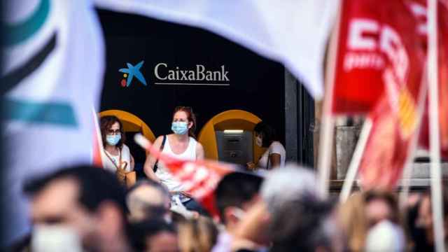 Manifestación de los trabajadores de Caixabank / EP