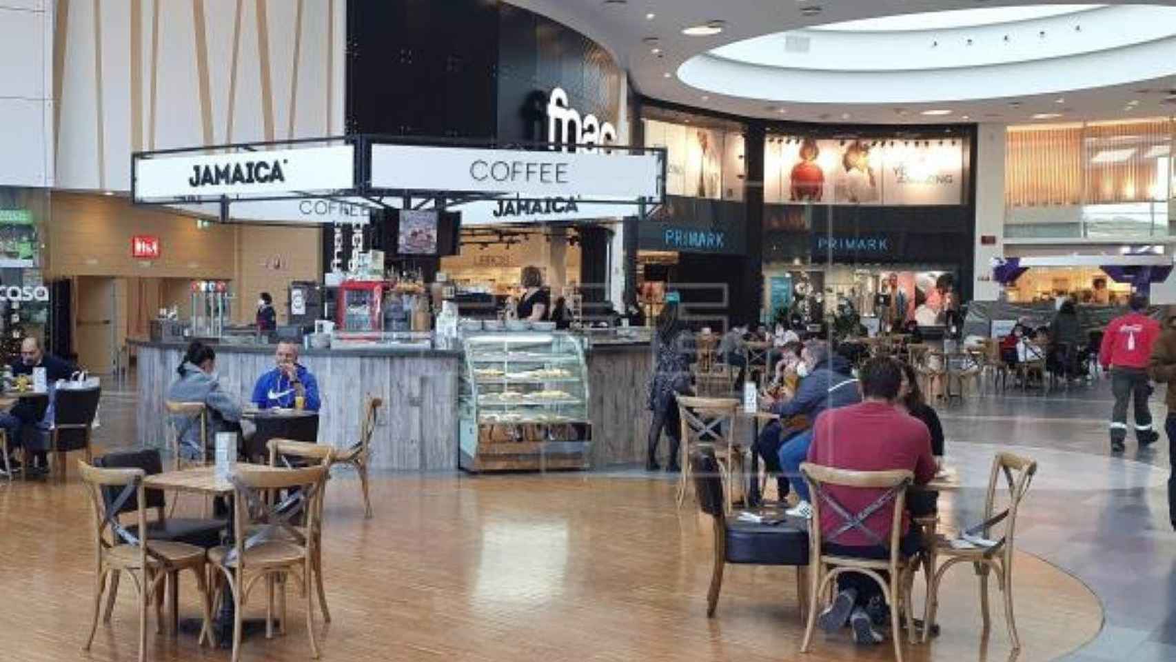 Cafetería de un centro comercial antes de la pandemia de Covid / EFE