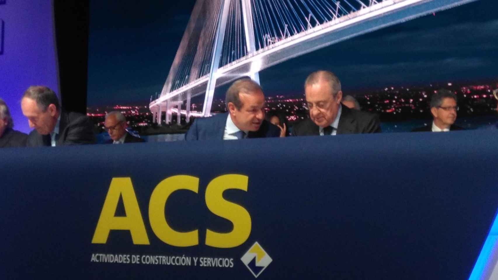 Florentino Pérez, presidente de ACS, y Marcelino Fernández Verdes, consejero delegado, en la junta de la compañía / EP
