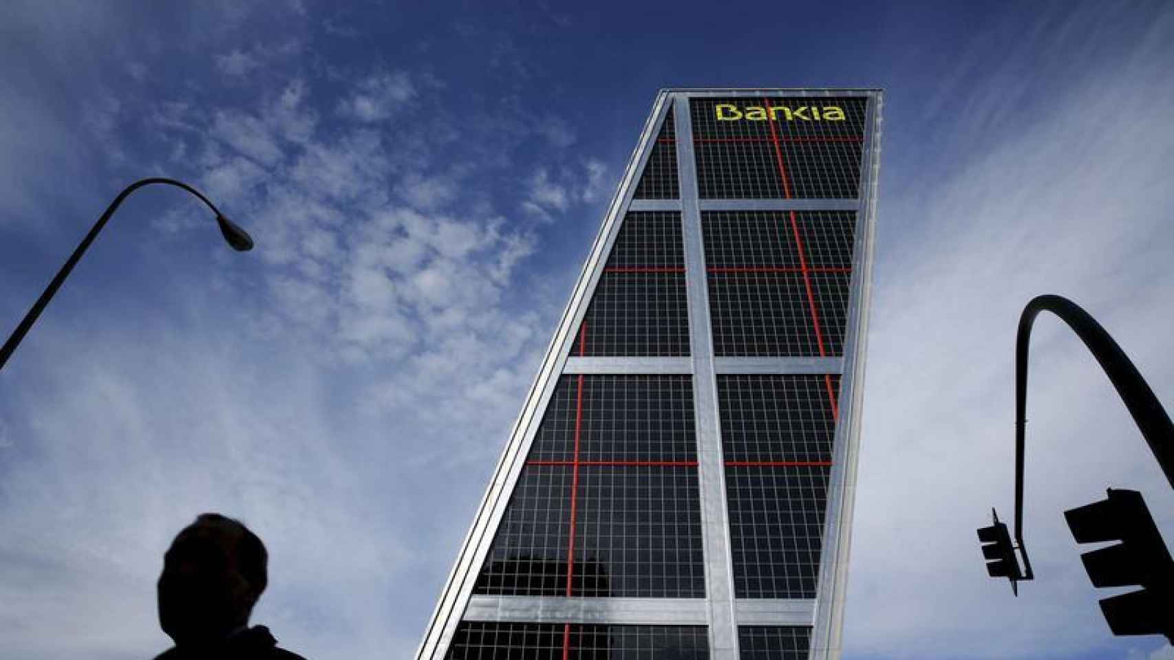 El exterior de la sede central de Bankia, en una imagen de archivo / EFE