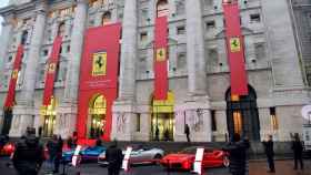 La marca Ferrari no ha tenido suerte en su estreno en la Bolsa de Milán, donde sus acciones debutaban hoy.