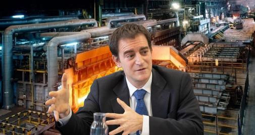 El presidente de Celsa, Francesc Rubiralta, frente a una de las plantas de la siderúrgica / FOTOMONTAJE CG