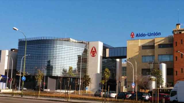 Sede del Laboratorio Aldo-Unión en Esplugues de Llobregat / CG