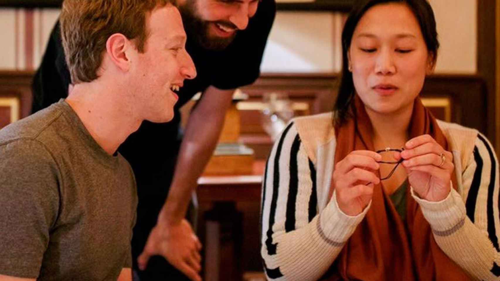 Gerard Piqué de cena con el creador de Facebook