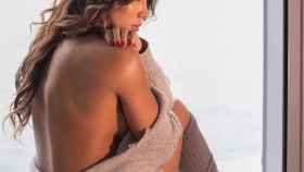 Sonia Isaza espalda desnuda