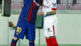 Messi con el 'Papu' Gómez / EFE