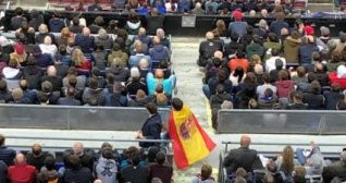 Banderas españolas en el Camp Nou, para el Barça-Slavia/ Culemanía.