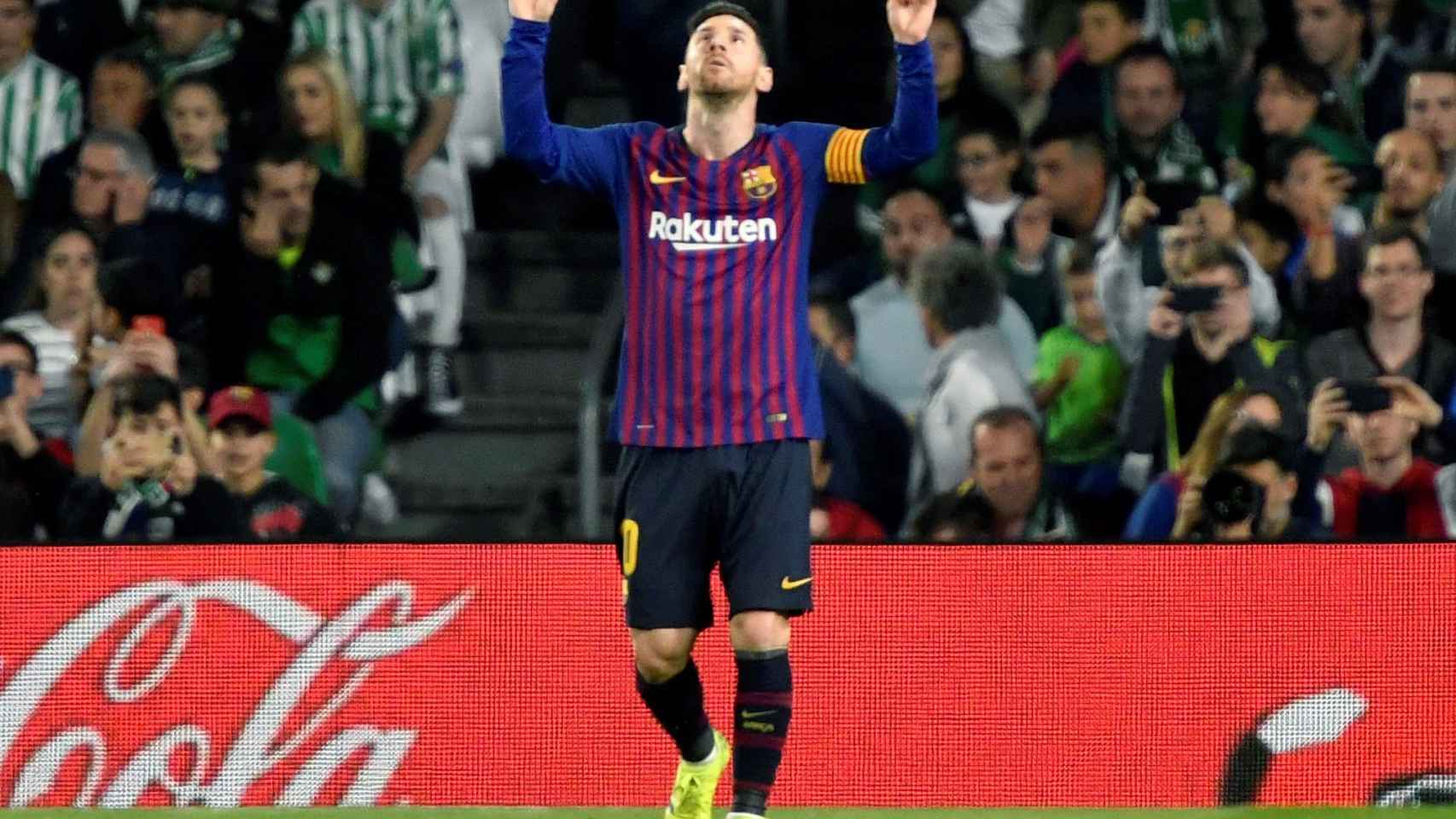Leo Messi celebrando su tercer gol contra el Betis / EFE
