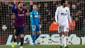 Messi celebra el segundo gol ante el Valencia en el Camp Nou en la Liga 2018-19 / EFE