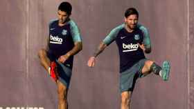 Luis Suárez y Leo Messi se ejercitan en un entrenamiento del Barça dirigido por Ernesto Valverde / EFE