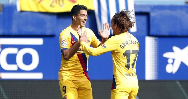 Suárez y Griezmann celebrando el tercer gol del partido / FC Barcelona