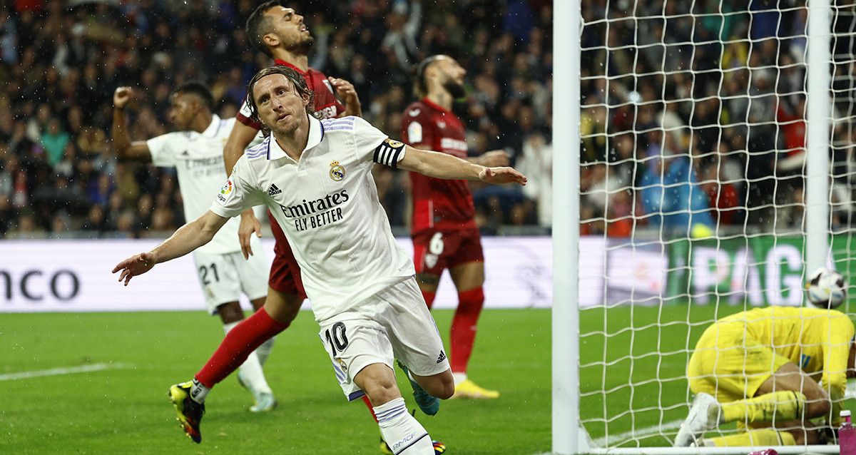 Luka Modric celebra su gol contra el Sevilla / EFE
