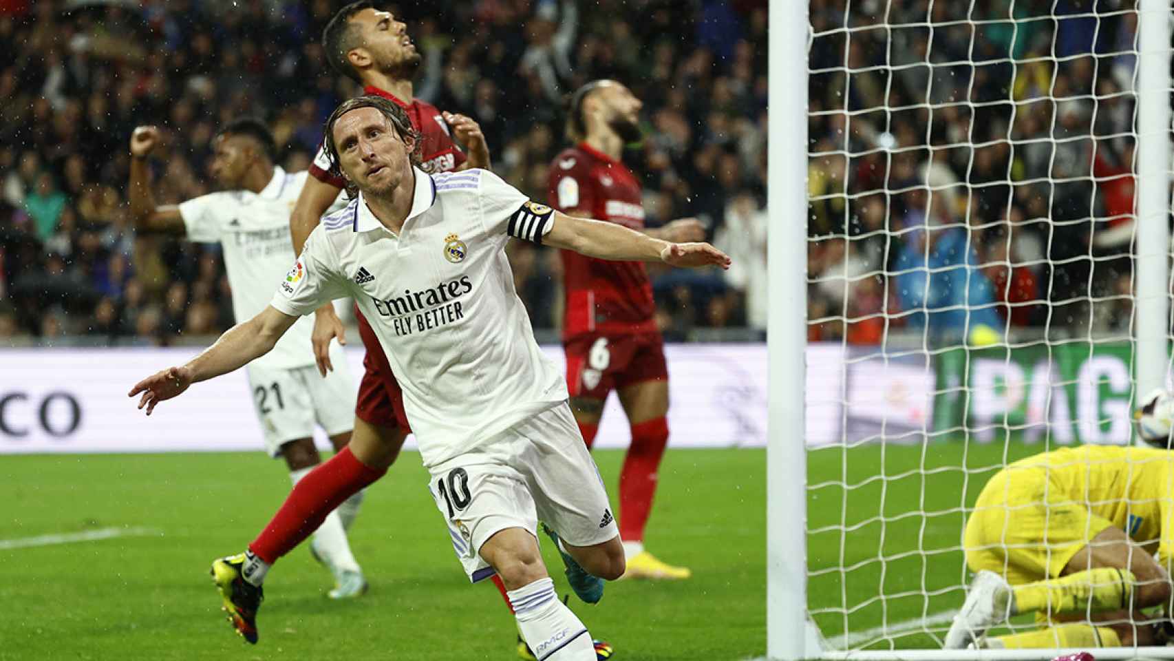 Luka Modric celebra su gol contra el Sevilla / EFE