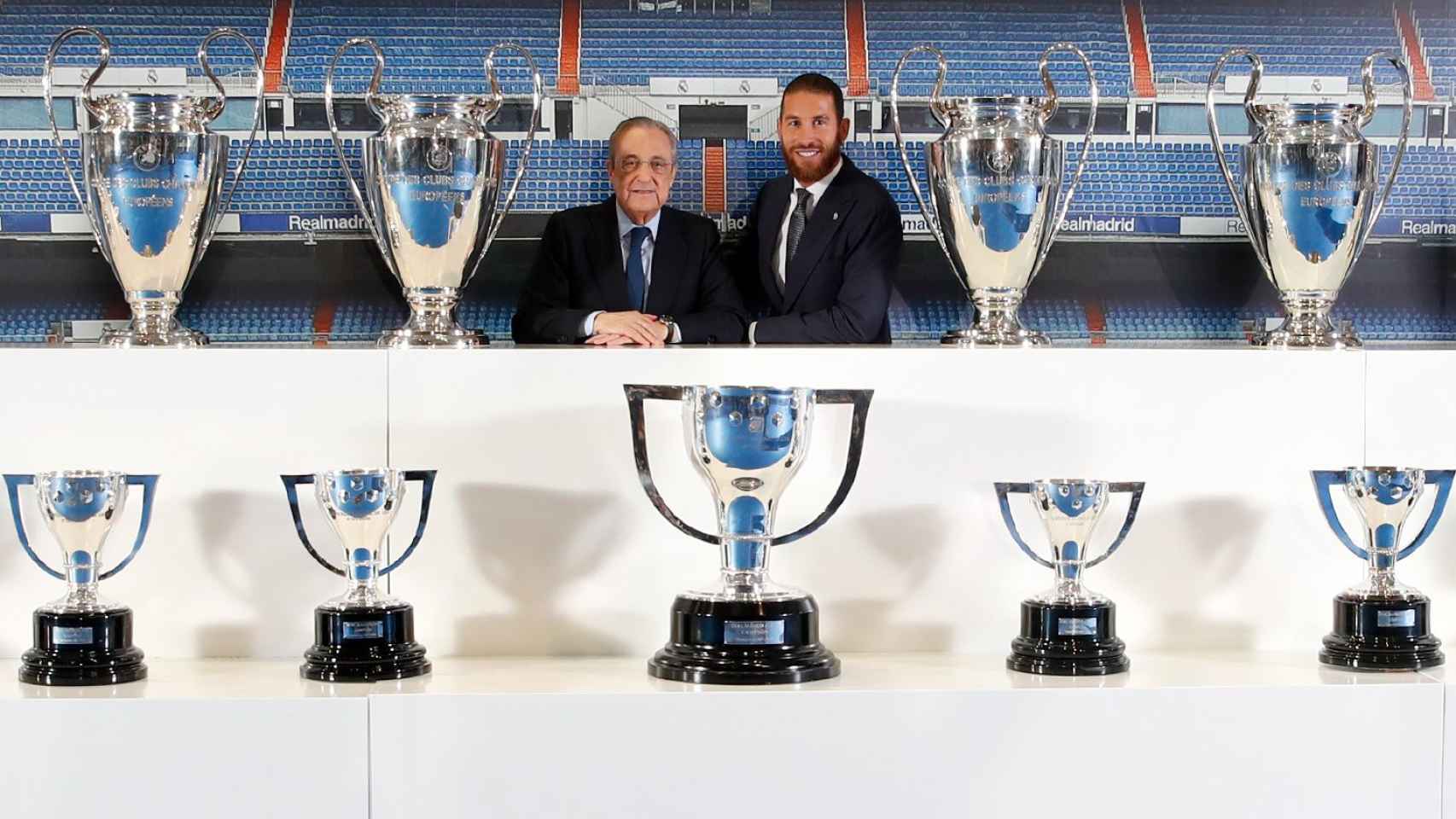 Florentino Pérez con Sergio Ramos el día de su despedida / EFE