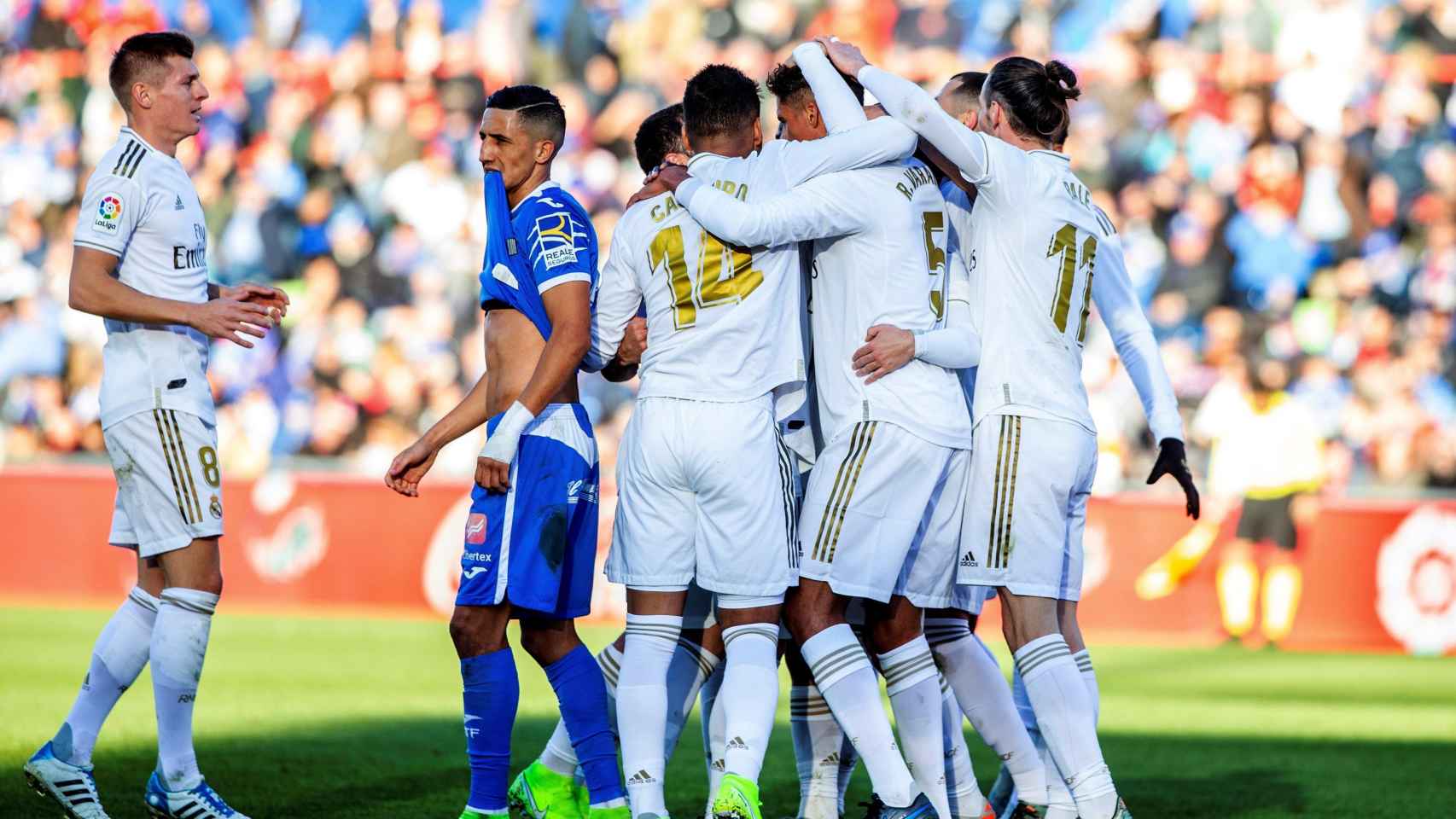 Los jugadores del Real Madrid celebrando el gol de Varane contra el Getafe / EFE