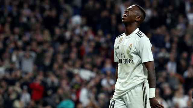 Una foto de Vinicius Jr en el clásico copero entre el Real Madrid de las ocasiones y el Barça de la pegada / EFE