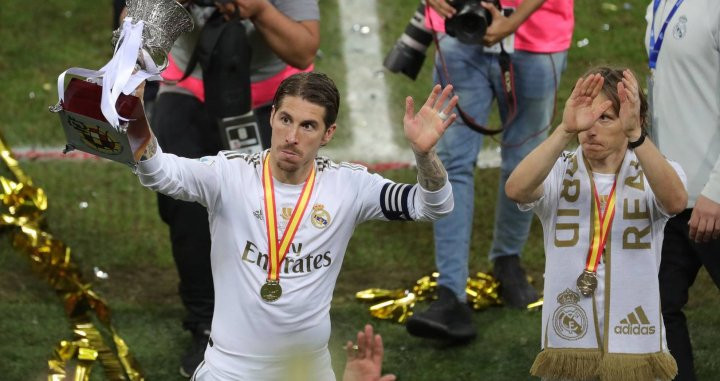 Ramos celebra con Modric la Supercopa | EFE