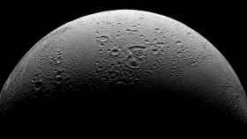 Fotografía de Encélado, la luna de Saturno / CREATIVE COMMONS