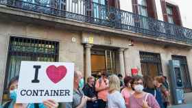 Imagen de la concentración contra la recogida de basuras puerta a puerta en Sant Andreu / CG