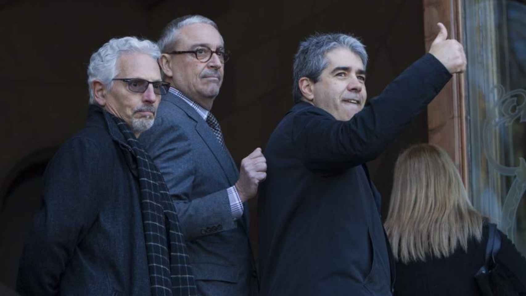 Francesc Homs, portavoz de Democràcia i Llibertat en el Congreso de los Diputados, antes de declarar ante el TSJC, junto al juez Santi Vila.