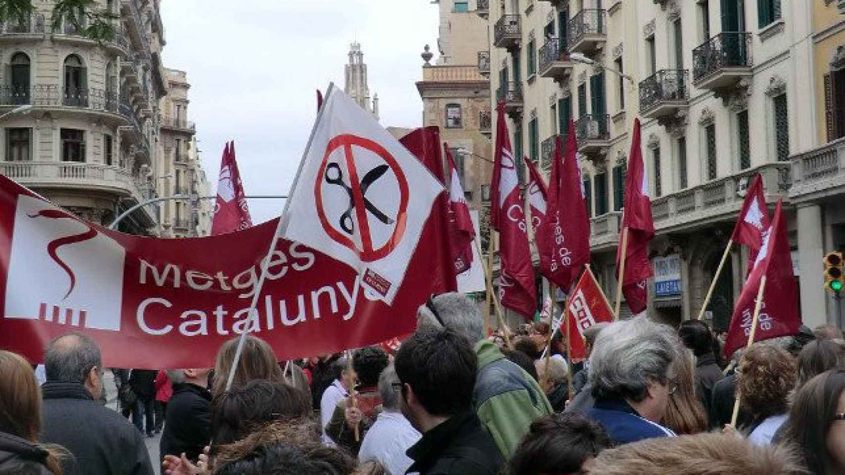 Imagen de una manifestación en Barcelona contra los recortes en sanidad, en febrero de 2013