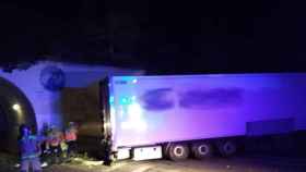 El camión de la primera víctima mortal en las carreteras catalanas desde el 8 de marzo / SCT