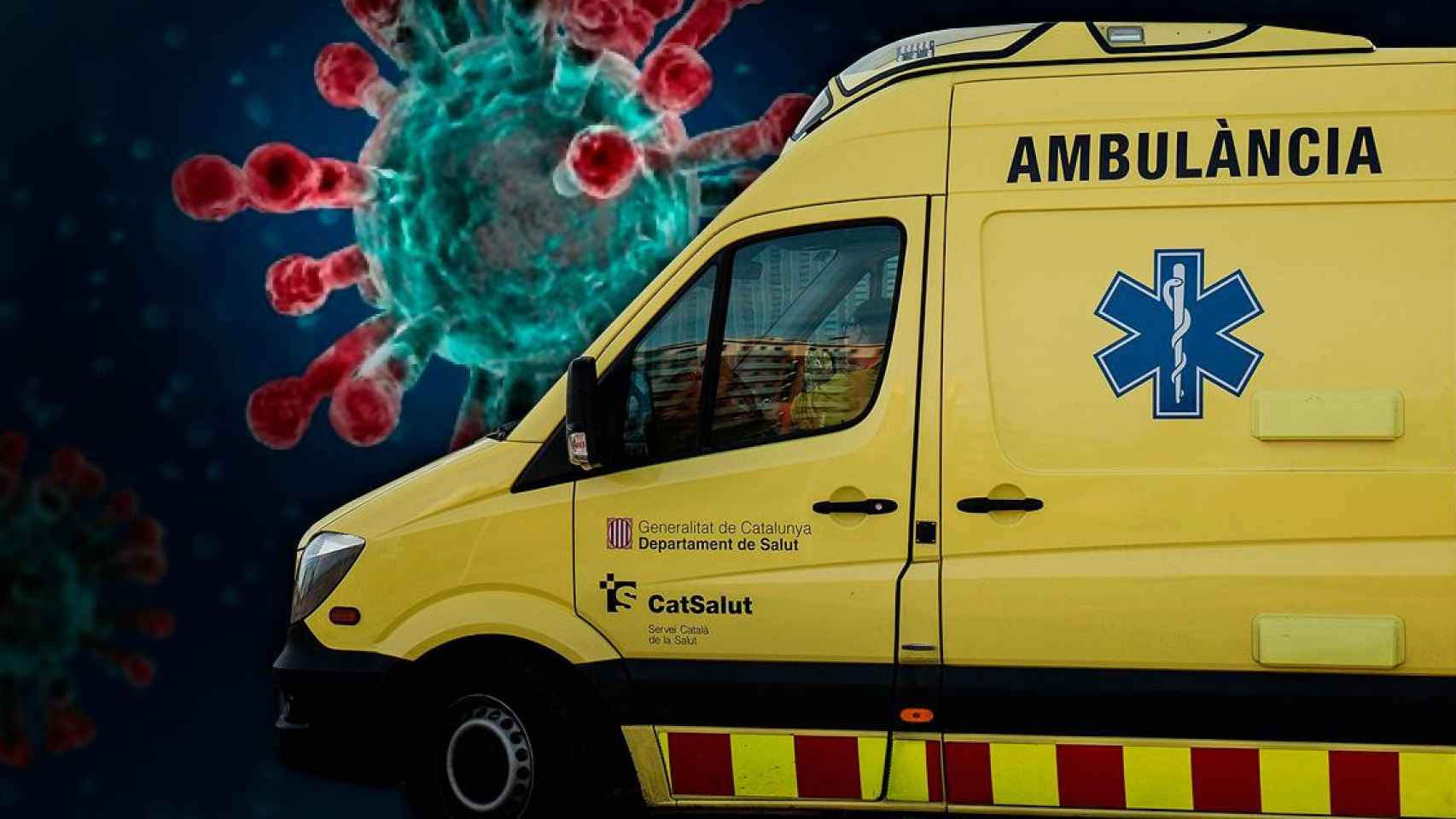 Una ambulancia de Barcelona tras una imagen ampliada del coronavirus / CG
