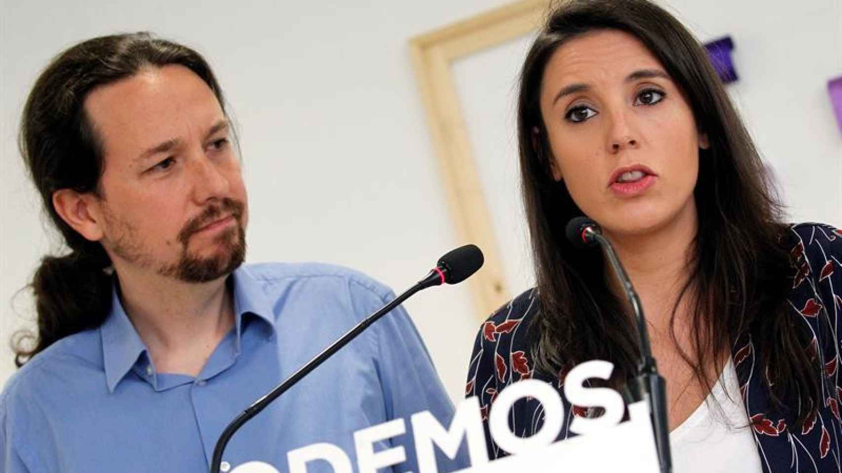 Pablo Iglesias e Irene Montero en una rueda de prensa / EFE