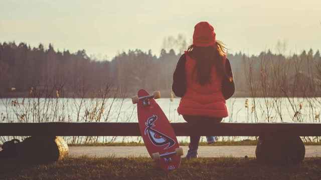 Skater antes de disfrutar de los mejores skateparks / PIXABAY