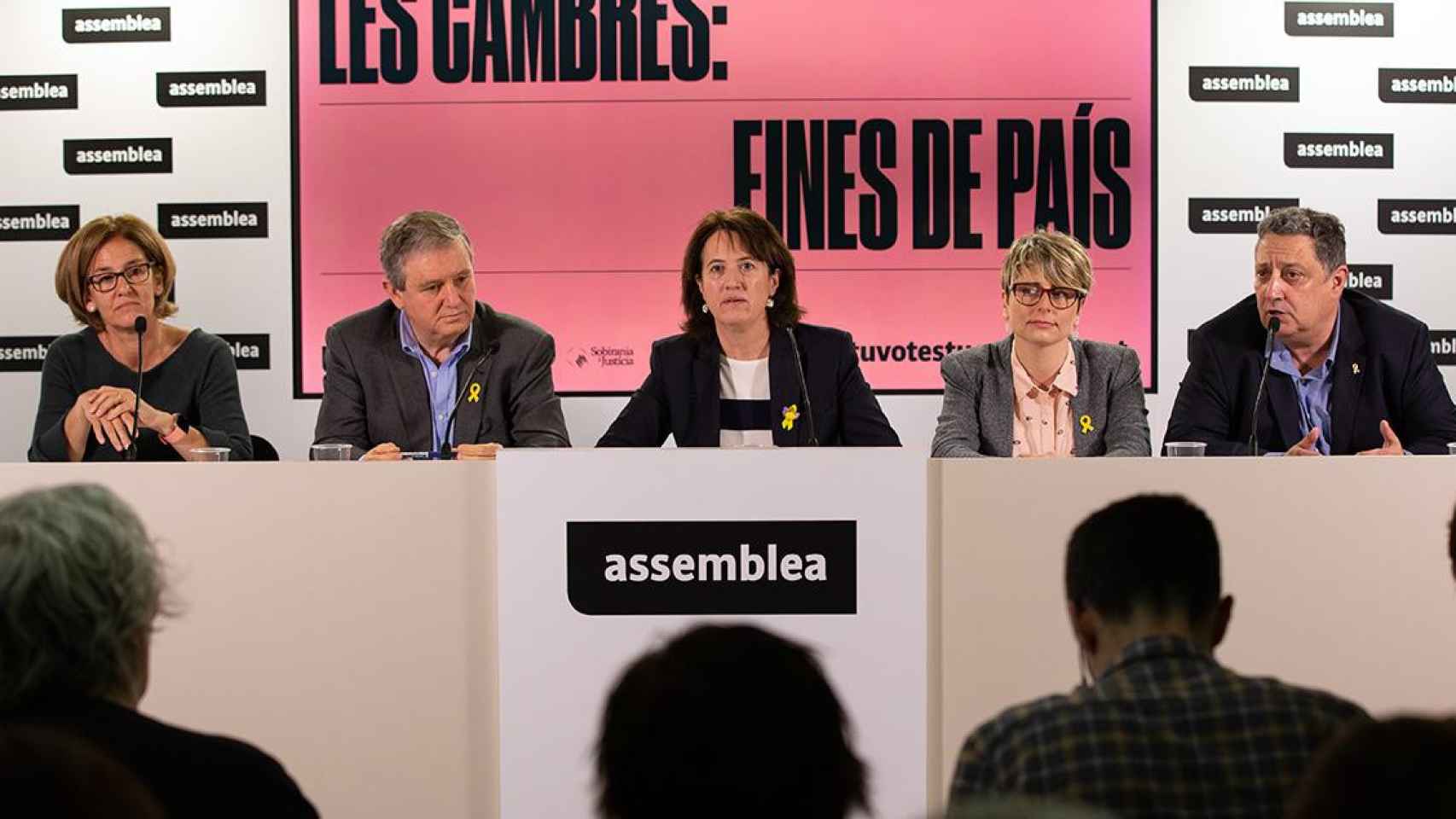 (I-D) Las portavoces de la candidatura a la Cámara de Barcelona, Roser Xalabrader y Jesús Serra; la presidenta de la ANC, Elisenda Paluzie; y los portavoces Maria Català y Jordi Roset / EP