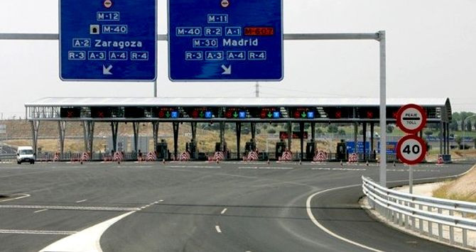 Los peajes podrían llegar pronto  a todas las autovías españolas / EP