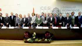 Las patronales y sindicatos que han firmado la declaración 'Legislatura de la Industria' en la sede del Consejo Económico y Social de España en Madrid / CG
