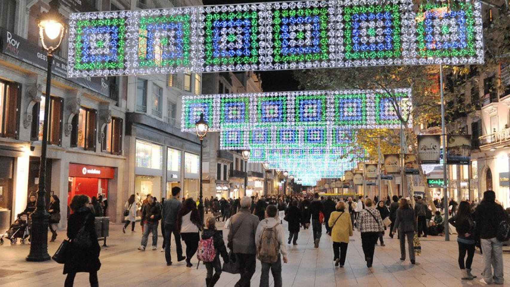 Alumbrado navideño en el Portal de l'Àngel de Barcelona.