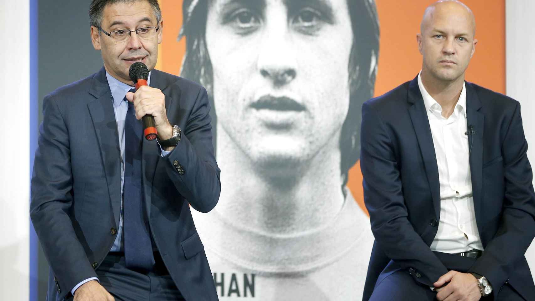 El presidente del Barça, Josep Maria Bartomeu, y Jordi Cruyff / EFE