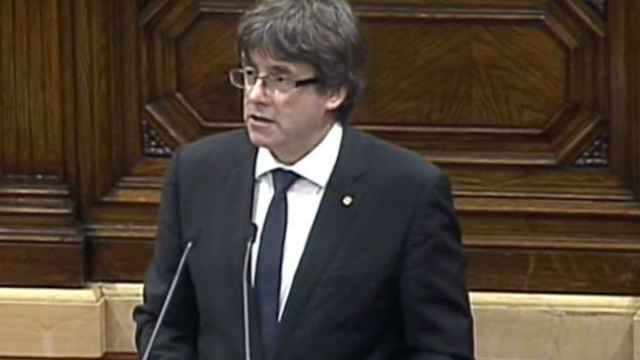 El 'President' de la Generalitat, Carles Puigdemont, durante su comparecencia en el pleno del Parlament / CG