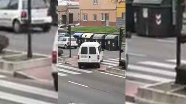 Un conductor cometiendo una infracción de tráfico / YOUTUBE