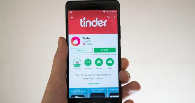 Tinder es la app para ligar más descargada en España / IMAGEN DE STOCK