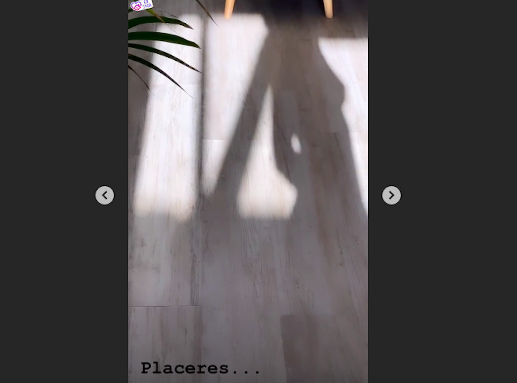 Nagore Robles se graba desnuda bailando en el salón de su casa / INSTAGRAM