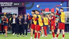 La selección española aplaude a los aficionados que estuvieron presentes en el España-Japón / EFE