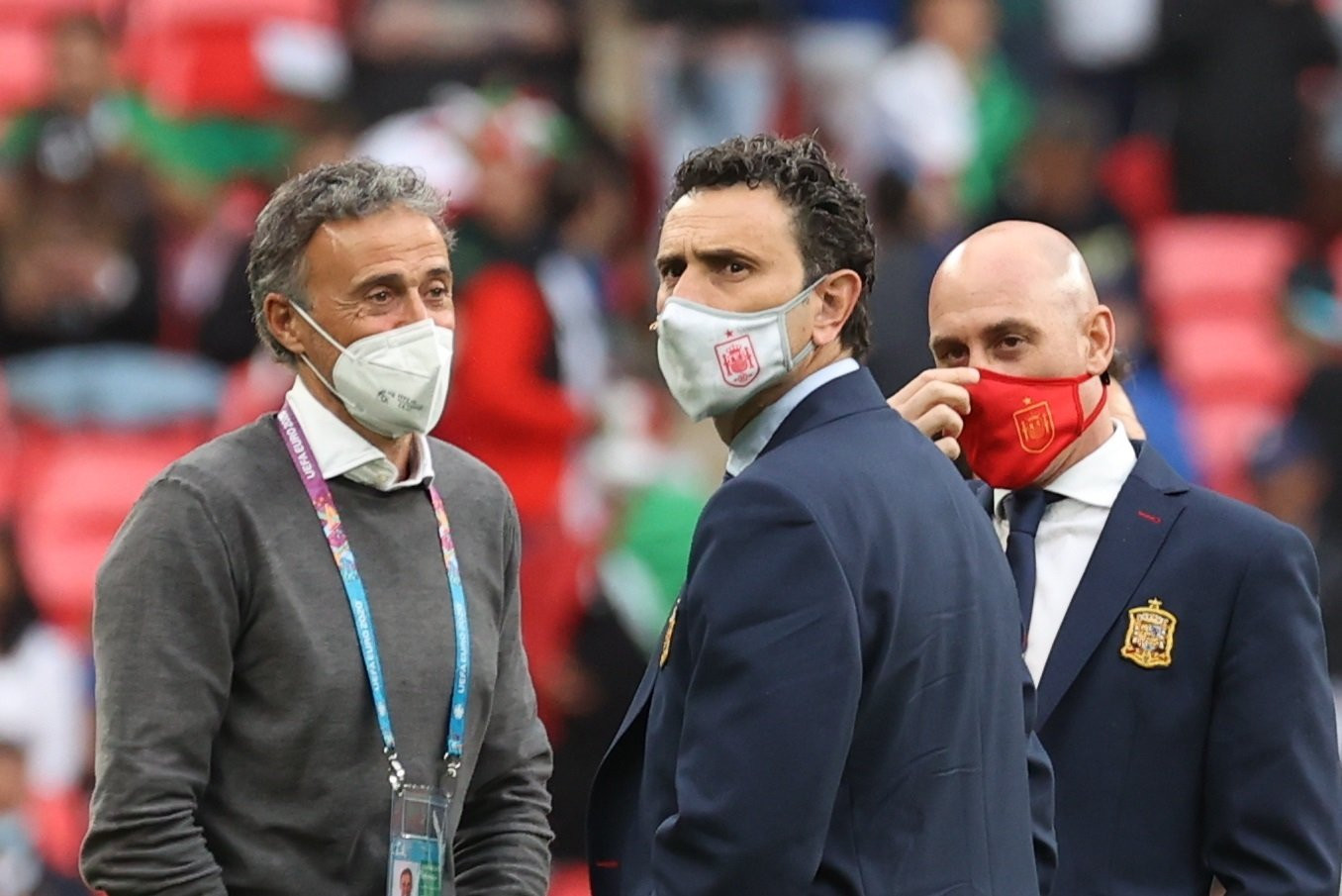 Luis Enrique, junto a Molina y Luis Rubiales, en la previa del partido contra Italia / EFE